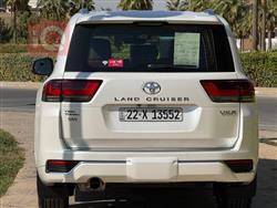 تۆیۆتا لاند کروزەر